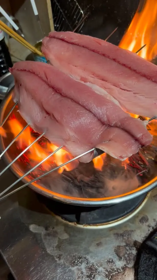 今日も藁焼き！